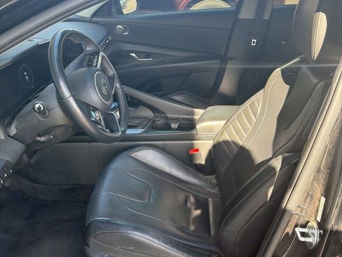 Certified 2023 Hyundai Elantra Limited image 4