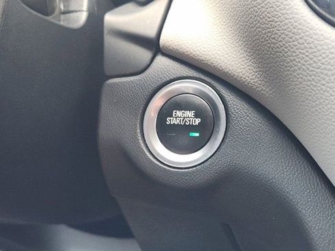 Used 2021 Chevrolet Equinox LS w/ LS Convenience Package image 7