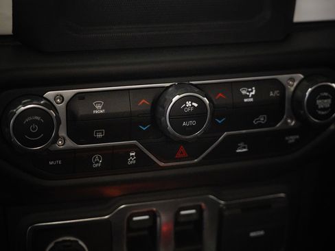 Used 2021 Jeep Wrangler Sport image 25