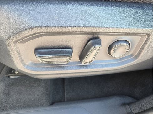 Used 2025 Toyota Sequoia SR5 AWD/4WD image 15