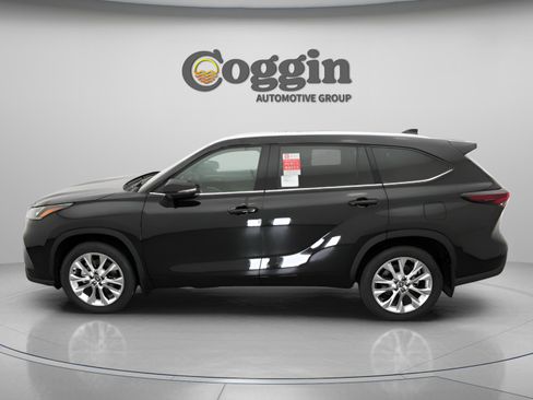 Used 2026 Toyota Highlander Limited AWD/4WD image 5