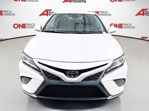 Certified 2020 Toyota Camry SE FWD image 2