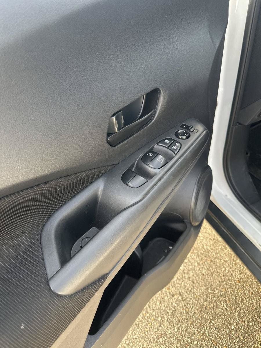 Used 2021 Nissan Kicks S w/ Interior Electronics Package FWD image 9