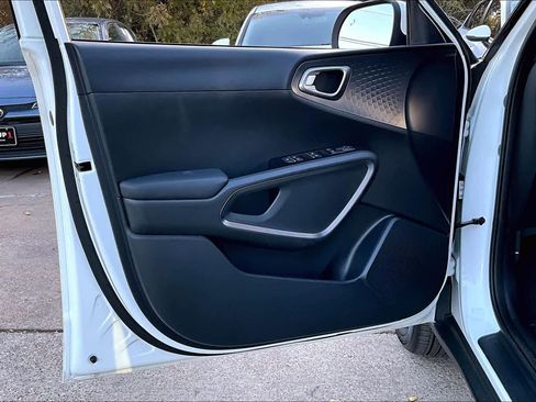 Certified 2023 Kia Soul EX image 21