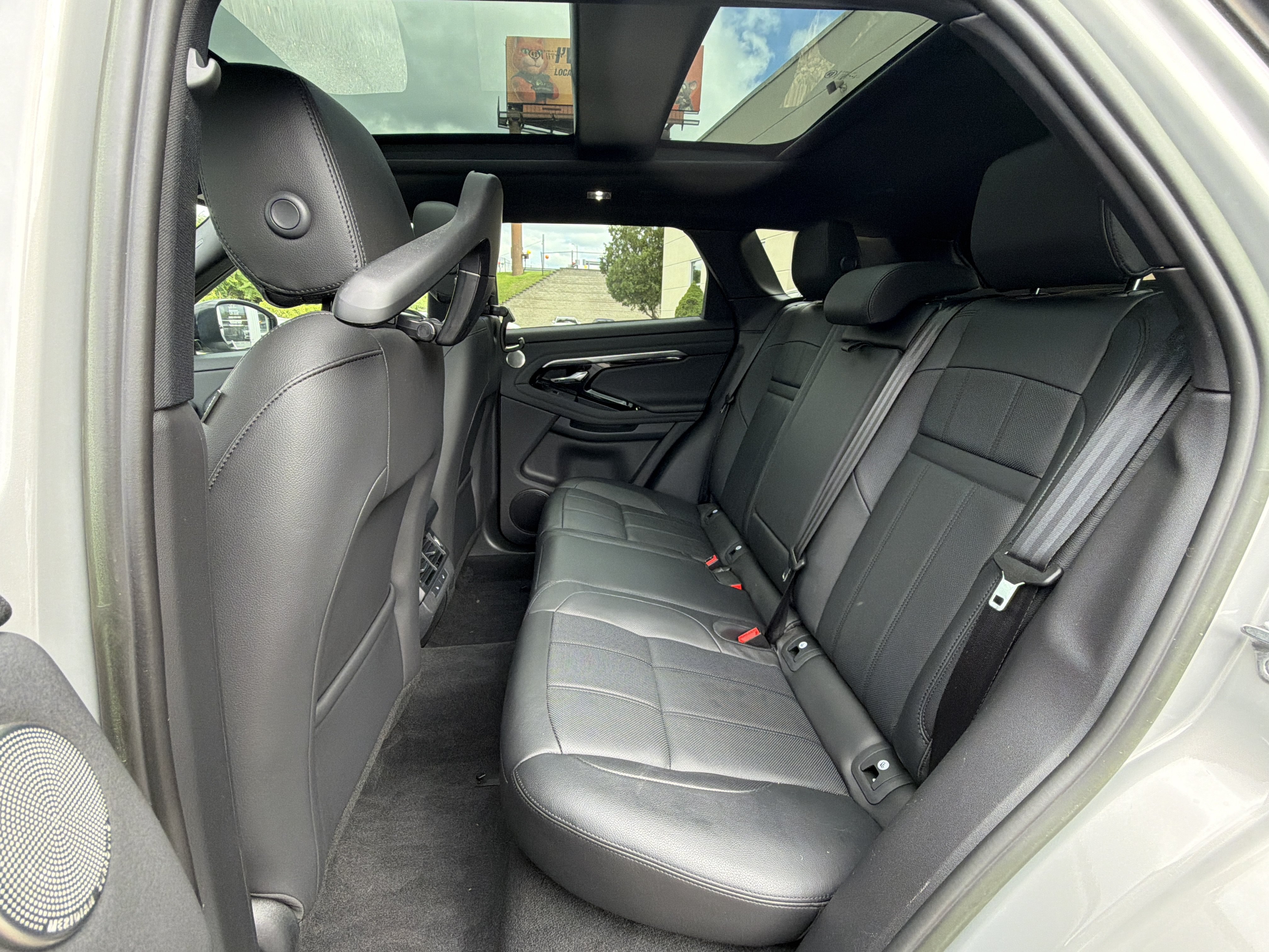 Used 2023 Land Rover Range Rover Evoque SE AWD/4WD image 25