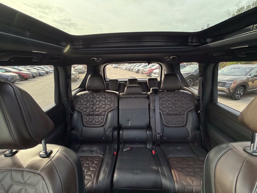 Used 2025 Nissan Armada Platinum AWD/4WD image 26