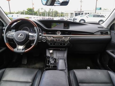 Used 2018 Lexus ES 350 w/ Navigation System Package FWD image 13