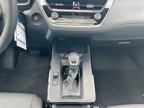 New 2026 Toyota Corolla Cross XLE w/ Convenience Package AWD/4WD image 15
