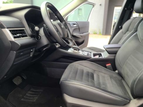 Used 2022 Mitsubishi Outlander SE FWD image 14