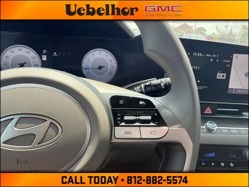 Used 2024 Hyundai Elantra SEL FWD image 29
