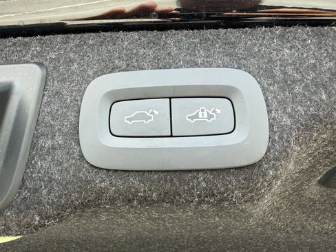 Used 2023 Volvo S90 B6 Plus w/ Protection Package Premier AWD/4WD image 28