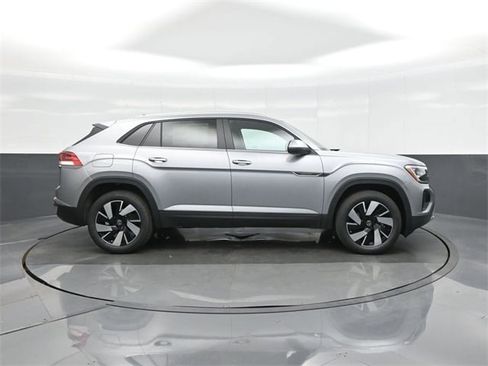 New 2026 Volkswagen Atlas Cross Sport SE image 8