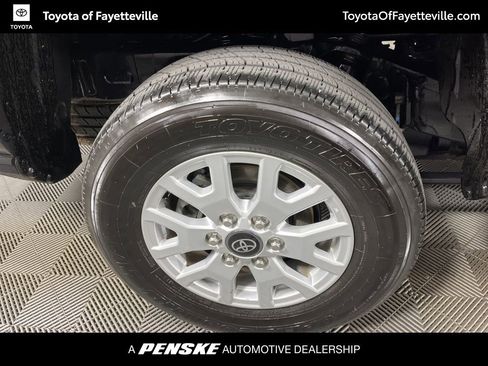 Certified 2025 Toyota Tacoma SR5 w/ SR5 Upgrade Package AWD/4WD image 12
