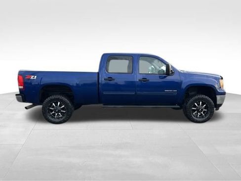 Used 2013 GMC Sierra 2500 SLE w/ Suspension Package, Off-Road image 8