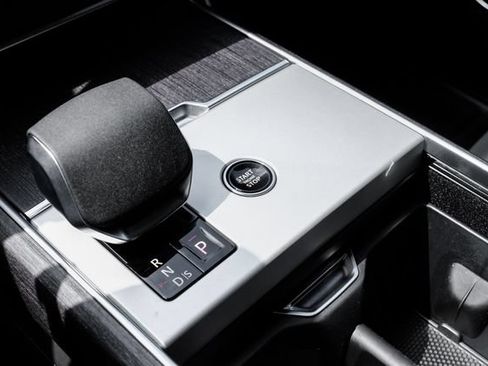 New 2026 Land Rover Range Rover SE AWD/4WD image 24