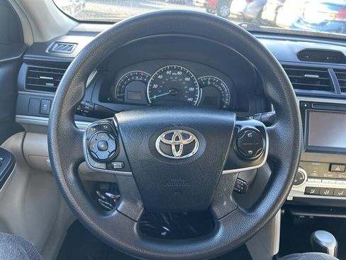 Used 2013 Toyota Camry LE image 13