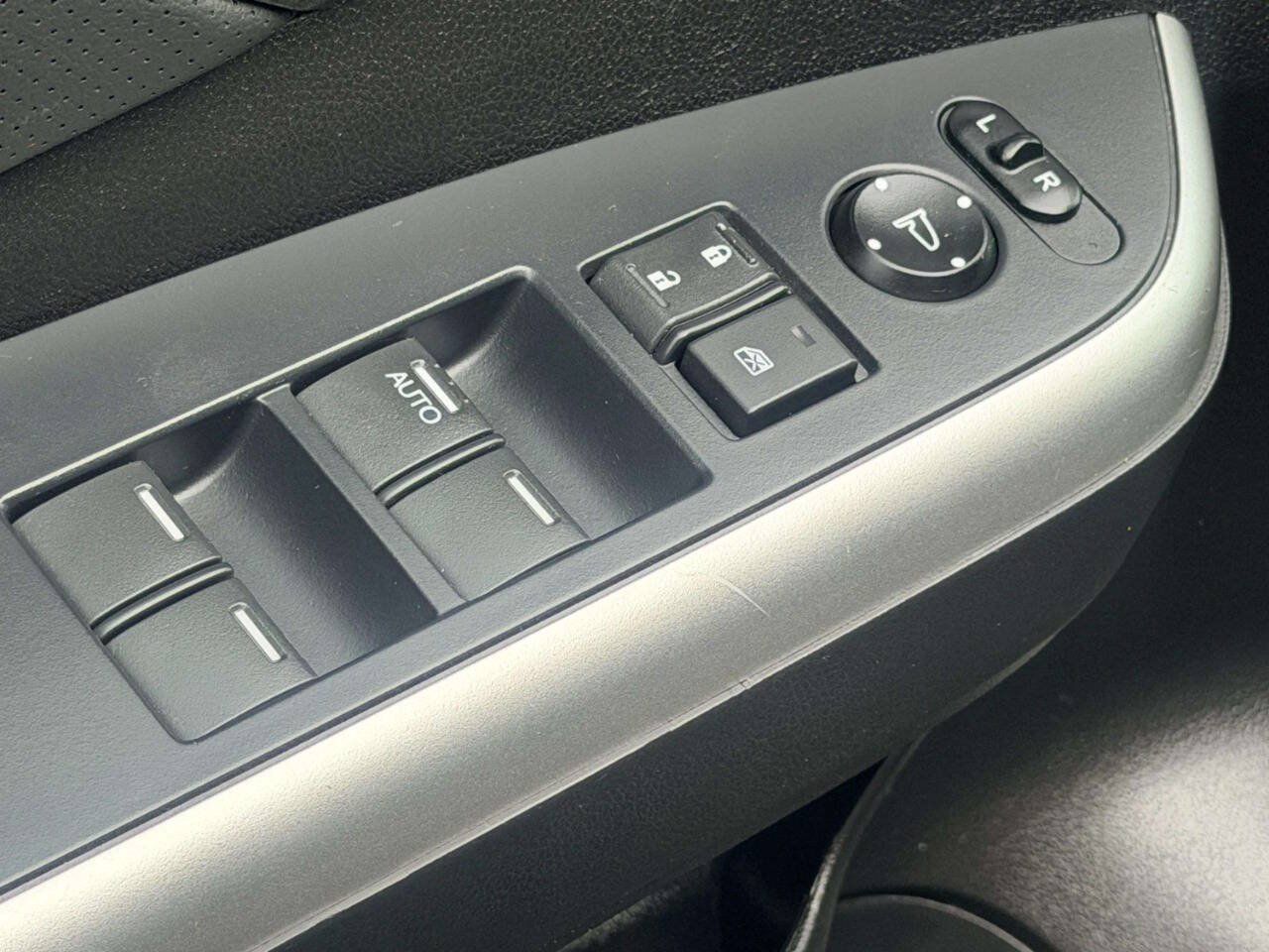 Used 2015 Honda CR-V EX-L image 15
