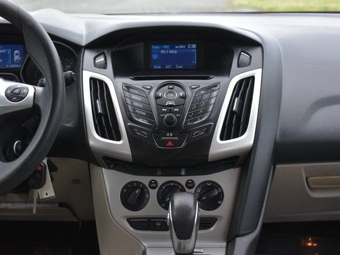 Used 2014 Ford Focus SE image 23