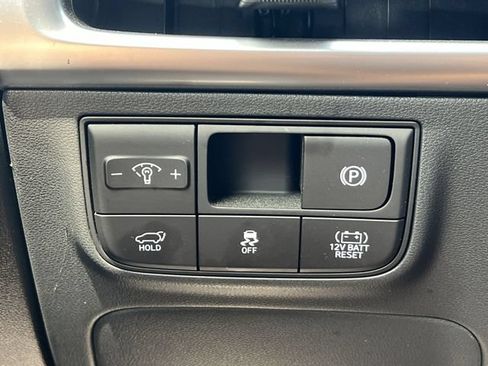 Certified 2025 Hyundai Tucson Limited AWD/4WD image 27