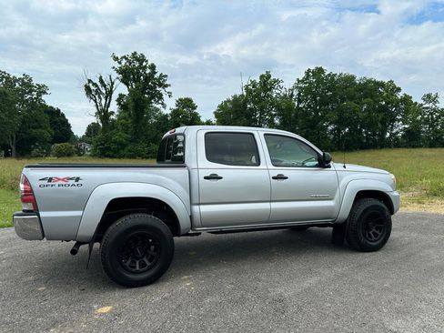 Used 2012 Toyota Tacoma 4x4 Double Cab w/ SR5 Pkg image 10
