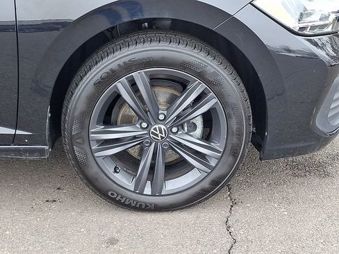 Used 2023 Volkswagen Jetta SE w/ Black Wheel Package image 11