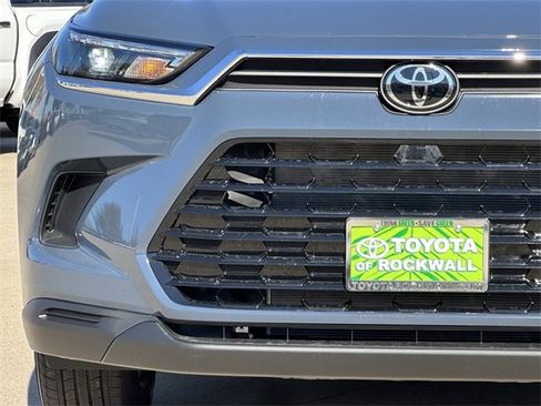 New 2026 Toyota Grand Highlander XLE image 7