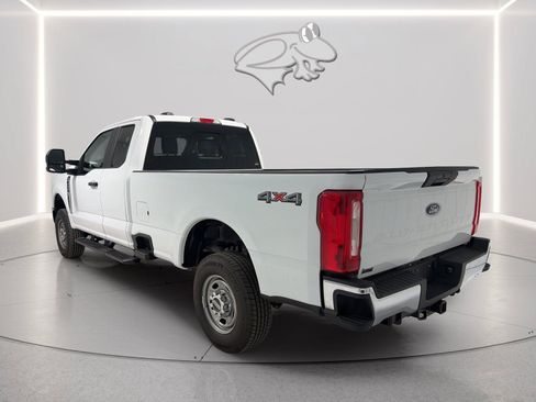 Certified 2026 Ford F250 XL w/ XL Chrome Package AWD/4WD image 3