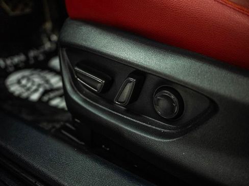 Used 2025 Toyota Camry SE FWD image 16