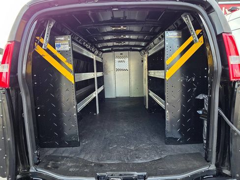 Used 2023 GMC Savana 3500 Extended w/ Driver Convenience Package image 12