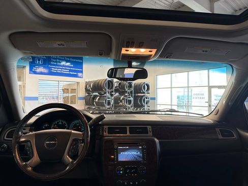 Used 2014 GMC Yukon XL Denali AWD/4WD image 9
