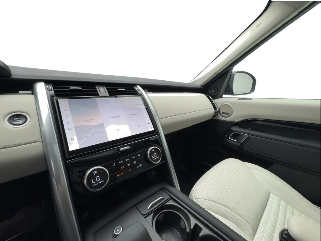 Used 2025 Land Rover Discovery S AWD/4WD image 48