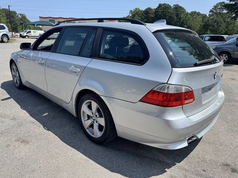 Used 2006 BMW 530xi Wagon image 2
