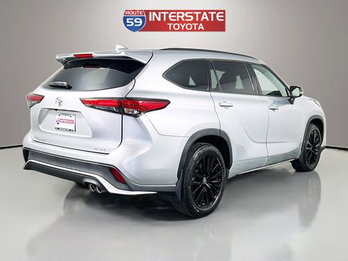 Used 2023 Toyota Highlander XSE AWD/4WD image 7