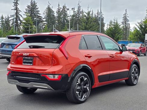 Certified 2023 Kia Niro Wind w/ Wind Preserve Package FWD image 6