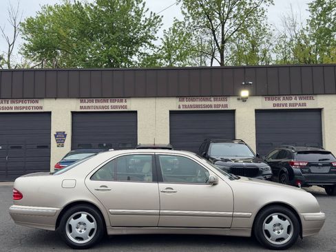 Used 2001 Mercedes-Benz E 320 Sedan image 7
