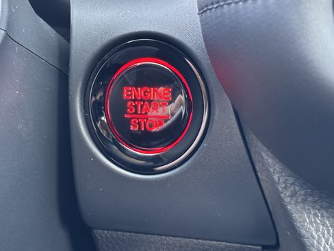 New 2027 Honda HR-V LX image 17