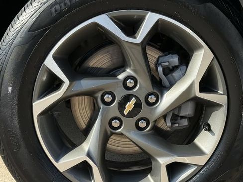Used 2025 Chevrolet Trax LT FWD image 12