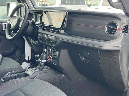 Used 2025 Jeep Wrangler Rubicon image 24