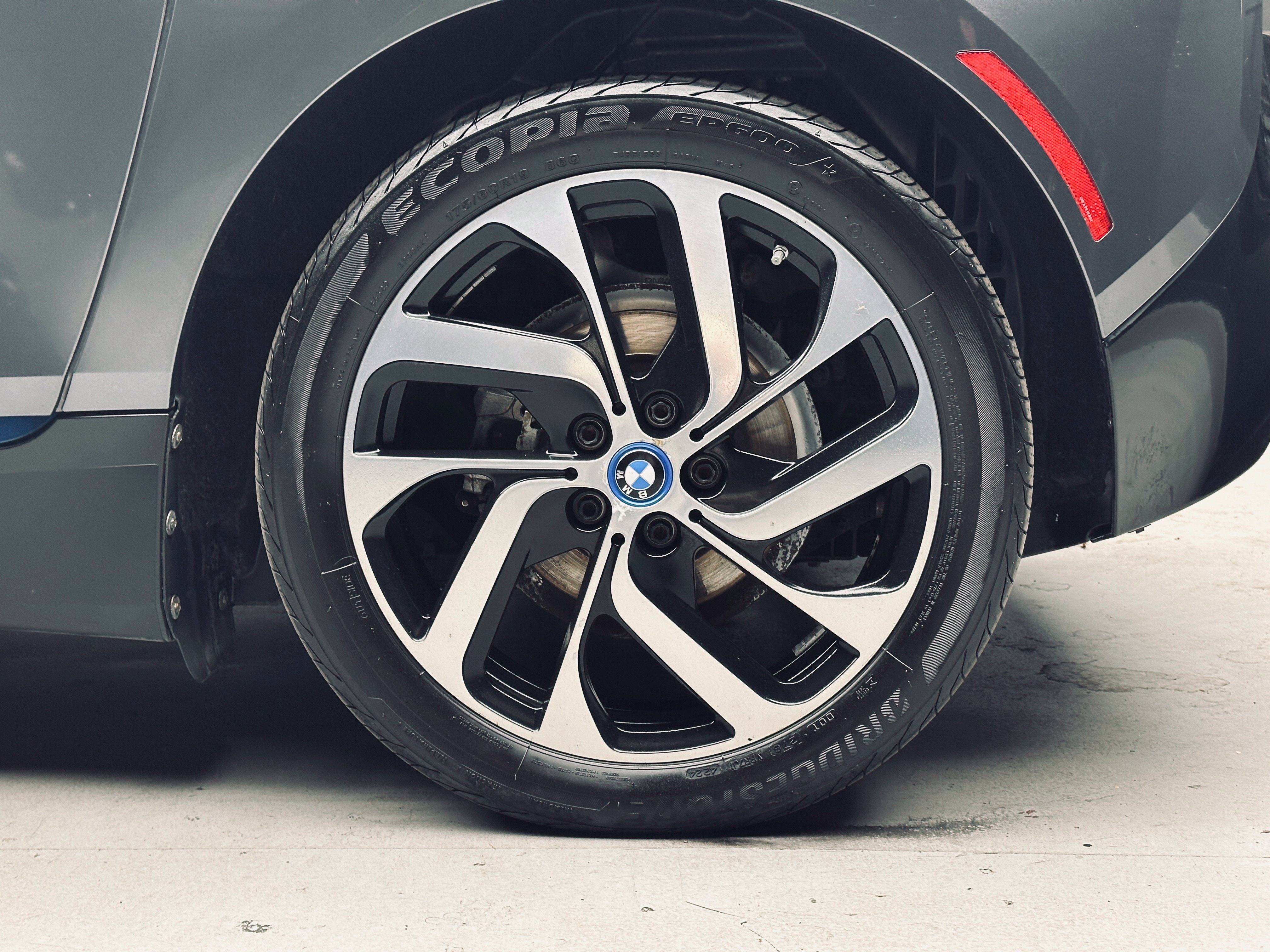 Used 2017 BMW i3 w/ Range Extender RWD image 33