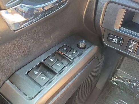 Used 2019 Toyota Tacoma TRD Off-Road AWD/4WD image 20
