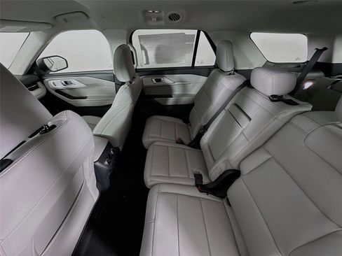 New 2026 Ford Explorer Active w/ Active Comfort Package image 11