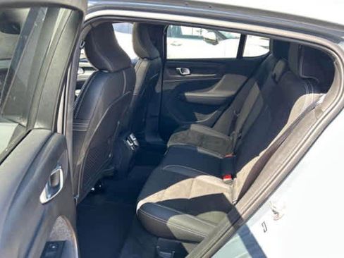 Used 2023 Volvo C40 P8 Recharge Ultimate image 5