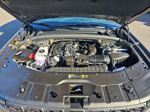 New 2025 Jeep Grand Cherokee L Limited w/ Black Appearance Package image 8