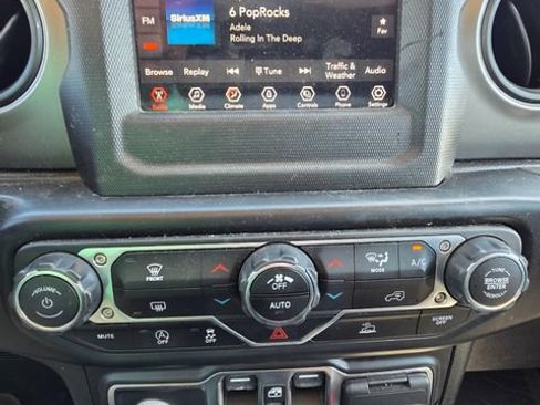 Used 2022 Jeep Gladiator Sport AWD/4WD image 6