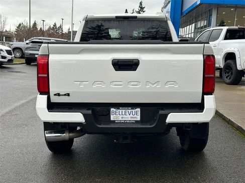 Used 2024 Toyota Tacoma TRD Off-Road image 4