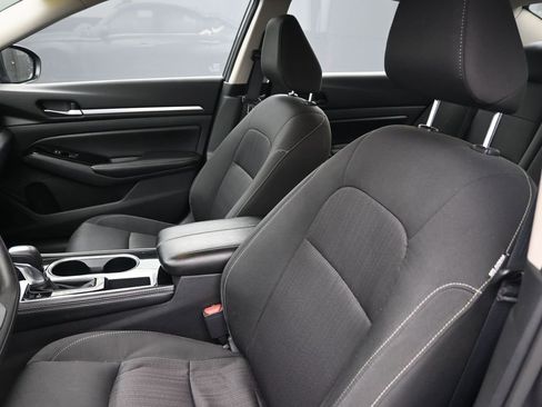 Used 2023 Nissan Altima 2.5 SV image 10