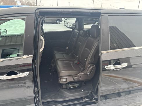 Used 2018 Honda Odyssey Touring image 17