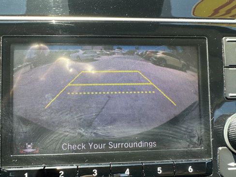 Used 2020 Honda CR-V LX image 17