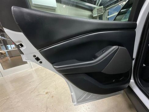 Used 2021 Ford Mustang Mach-E Select image 19