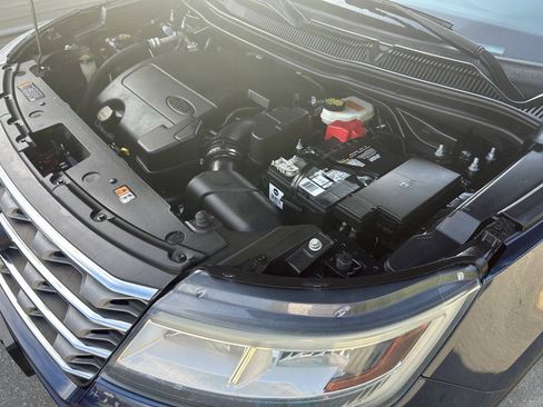 Used 2016 Ford Explorer XLT w/ Equipment Group 202A AWD/4WD image 24